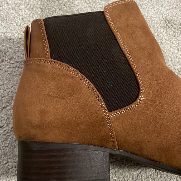 Expression ankle boots. Lightly worn. Size: US 9 - Picture 6 of 8